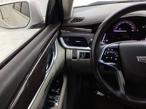 Used 2017 Cadillac XTS Luxury image 31