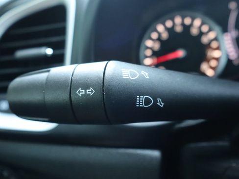 Used 2020 Jeep Renegade Latitude FWD image 31