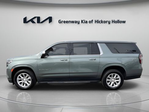 Used 2023 Chevrolet Suburban Premier AWD/4WD image 4