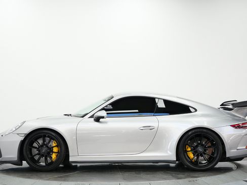 Used 2018 Porsche 911 GT3 RWD image 6