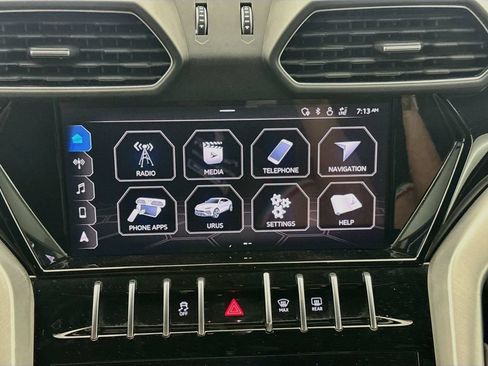Used 2020 Lamborghini Urus AWD/4WD image 15