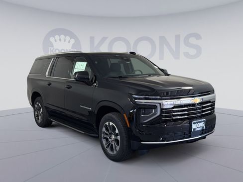 New 2026 Chevrolet Suburban LT w/ Comfort Package AWD/4WD image 10