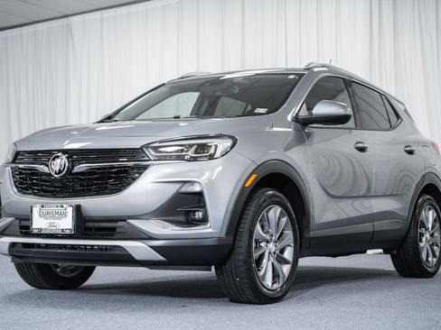 Used 2023 Buick Encore GX Essence w/ Experience Buick Package image 3