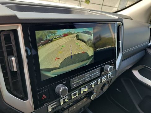 Used 2025 Nissan Frontier SV w/ SV Convenience Package RWD image 18