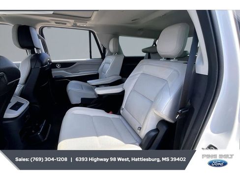 Used 2025 Lincoln Navigator L Reserve AWD/4WD image 19