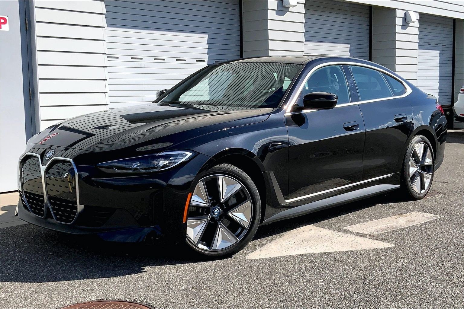 Used 2024 BMW i4 eDrive35 w/ Convenience Package RWD image 1