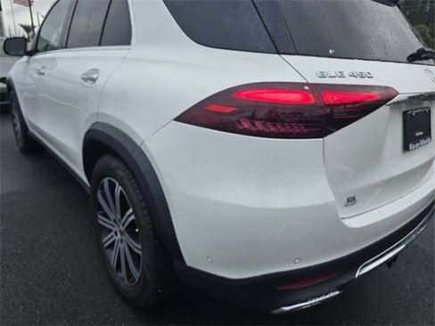 Used 2024 Mercedes-Benz GLE 450 4MATIC image 9