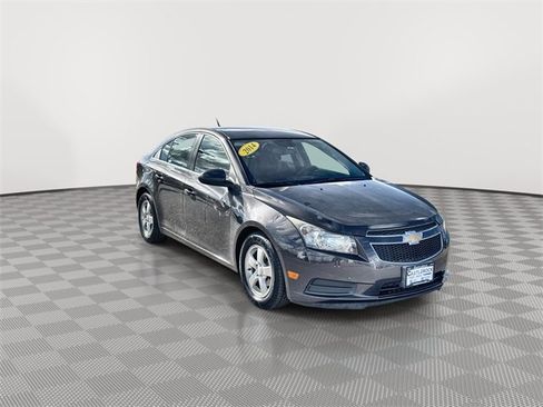 Used 2014 Chevrolet Cruze LT w/ Technology Package image 2
