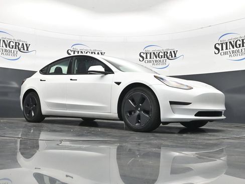 Used 2023 Tesla Model 3 Standard Range RWD image 26