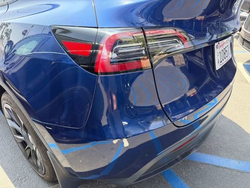Used 2023 Tesla Model Y Long Range AWD/4WD image 9