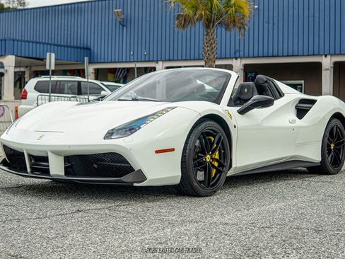 Used 2017 Ferrari 488 Spider RWD image 13