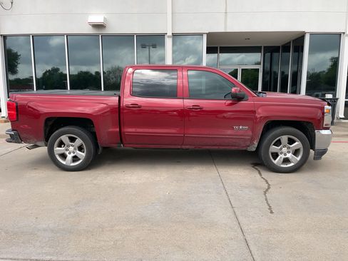Used 2018 Chevrolet Silverado 1500 LT w/ Texas Edition image 5