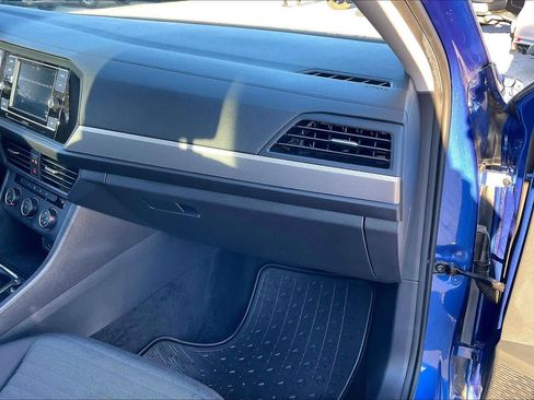 Used 2023 Volkswagen Jetta S image 16