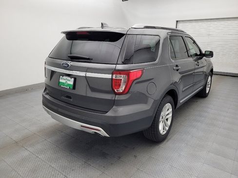 Used 2017 Ford Explorer XLT w/ Equipment Group 202A FWD image 9