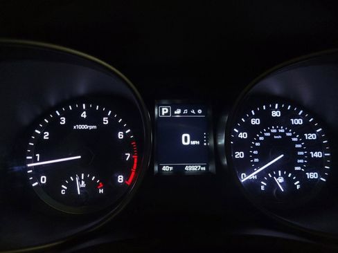 Used 2018 Hyundai Santa Fe Sport image 23