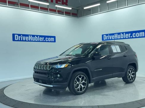 Used 2025 Jeep Compass Limited image 7