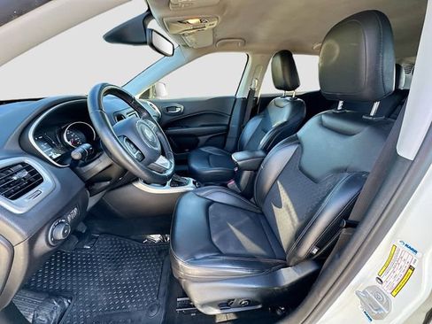 Used 2018 Jeep Compass Latitude w/ Cold Weather Group image 19