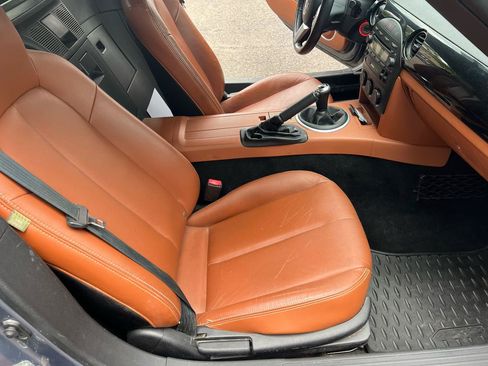 Used 2006 MAZDA MX-5 Miata Grand Touring RWD image 13