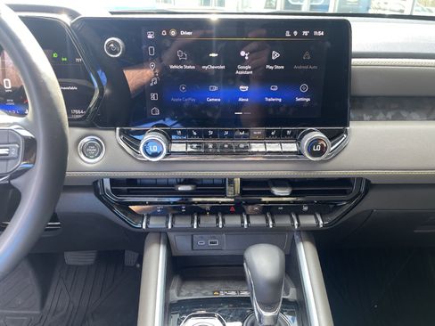 Used 2025 Chevrolet Colorado ZR2 w/ Technology Package image 31