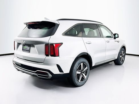 Used 2023 Kia Sorento EX w/ Panoramic Sunroof Package FWD image 9