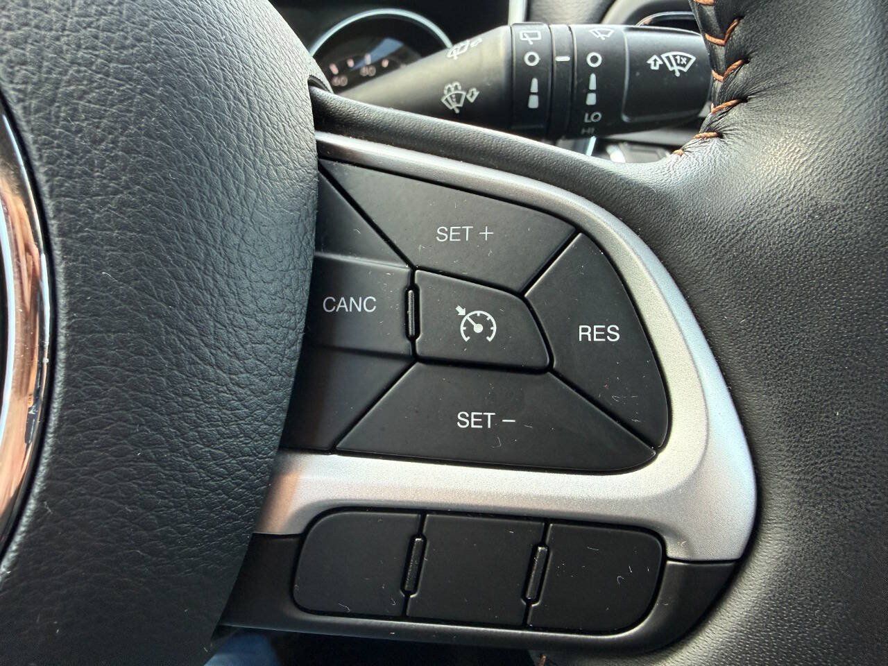 Used 2019 Jeep Compass Latitude w/ Cold Weather Group AWD/4WD image 23