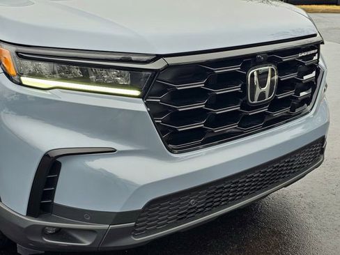 Used 2025 Honda Pilot Black Edition image 3