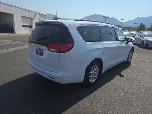 Used 2021 Chrysler Voyager Lxi image 7