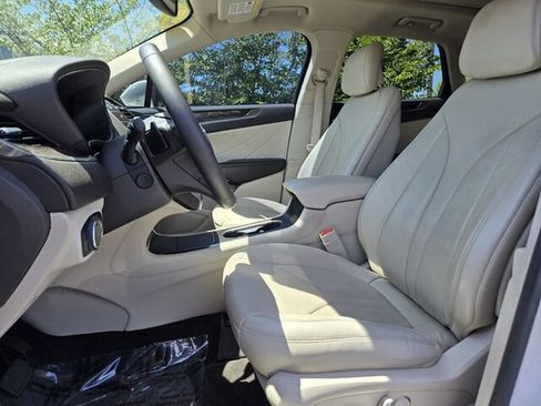 Used 2017 Lincoln MKC Reserve FWD image 9