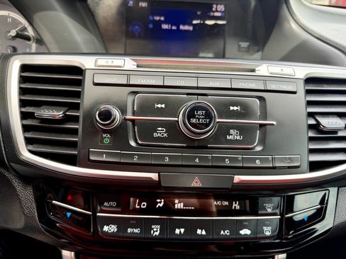 Used 2017 Honda Accord LX image 65