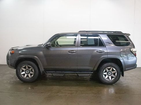 Used 2021 Toyota 4Runner TRD Off-Road Premium w/ Moonroof Package AWD/4WD image 7