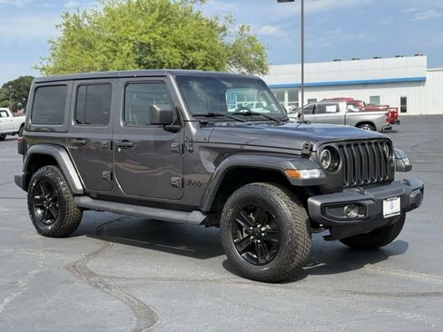 Used 2021 Jeep Wrangler Unlimited Sahara image 1