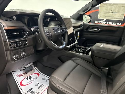 New 2026 GMC Yukon XL Denali w/ LPO, Floor Liner Package RWD image 9