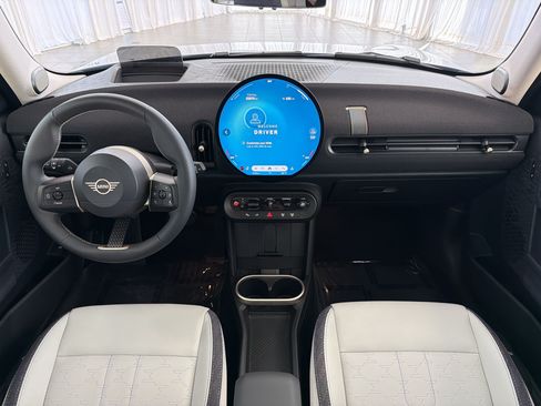 Certified 2026 MINI Cooper 4-Door Hardtop FWD image 17