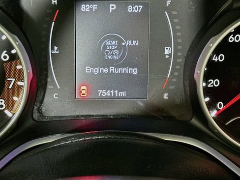 Used 2018 Jeep Compass Latitude w/ Cold Weather Group AWD/4WD image 15