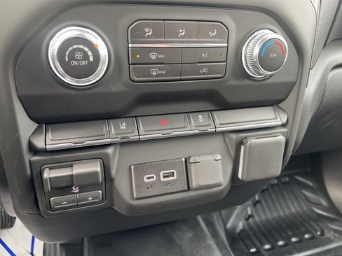 New 2025 GMC Sierra 3500 Pro w/ Convenience Package image 16