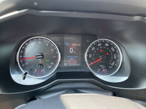 Used 2019 Toyota RAV4 XLE AWD/4WD image 17