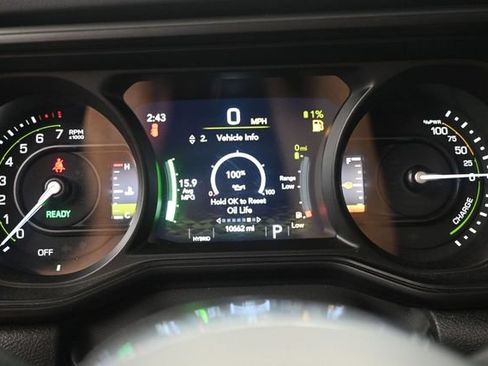 Used 2025 Jeep Wrangler Unlimited Sahara AWD/4WD image 8