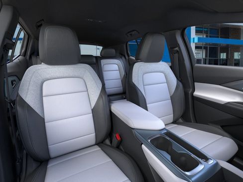 New 2026 Chevrolet Equinox EV LT w/ LPO, Blackout Package image 16