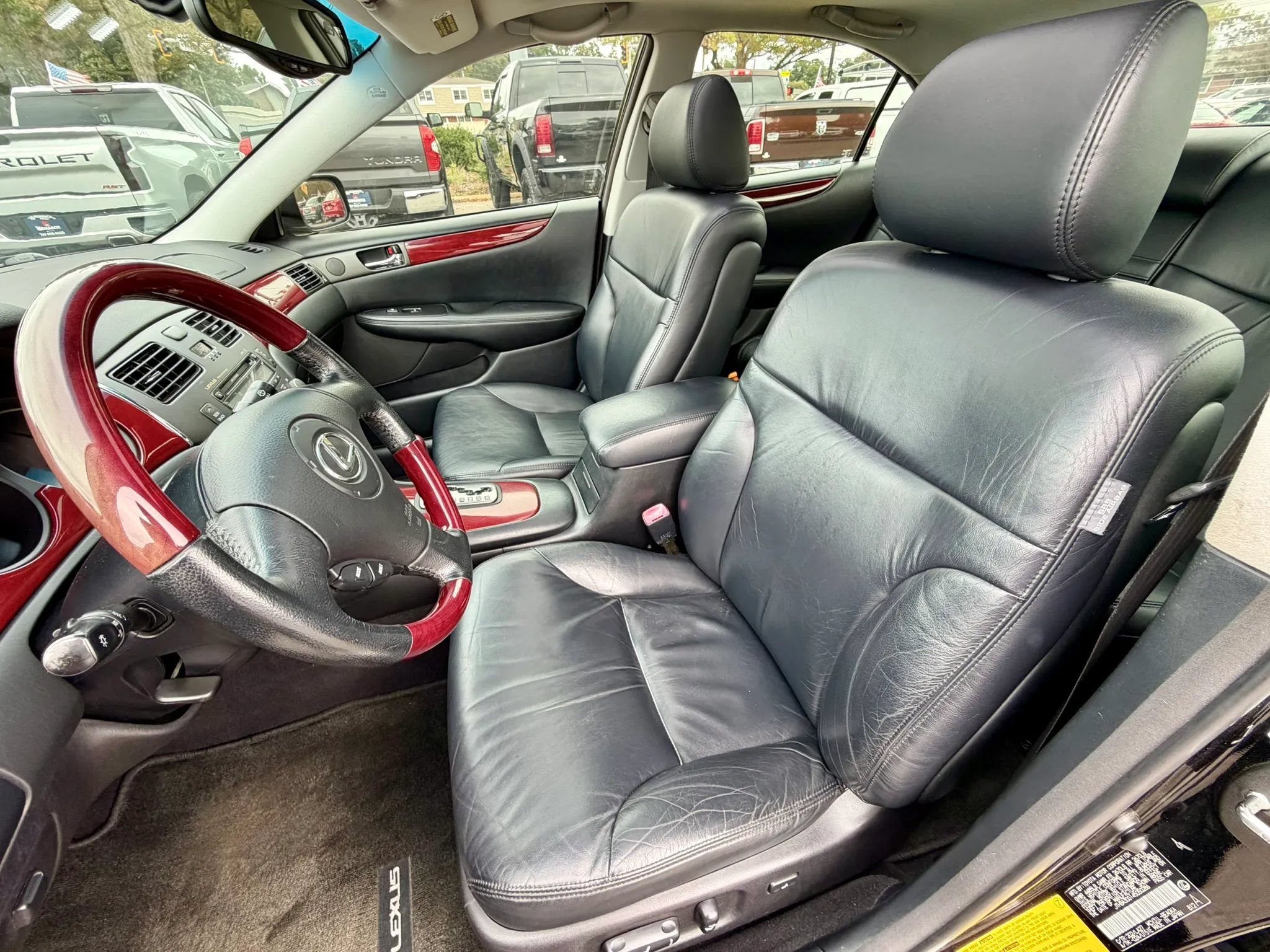 Used 2004 Lexus ES 330 FWD image 8