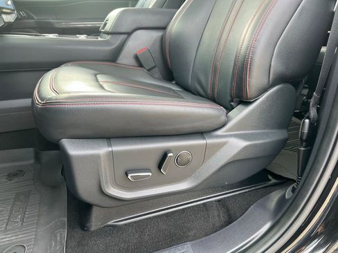 Used 2024 Ford Expedition Limited image 15