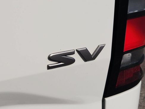 Used 2024 Nissan Frontier SV RWD image 8