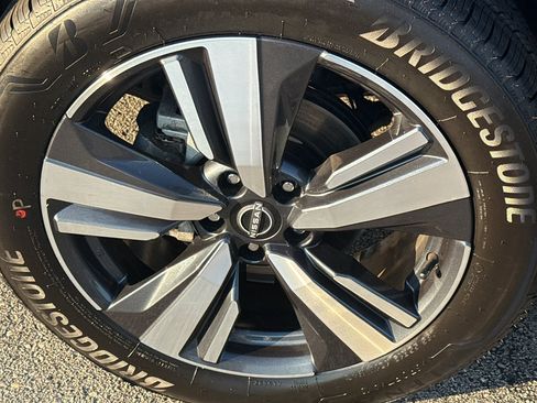 Certified 2023 Nissan Rogue SL w/ SL Premium Package AWD/4WD image 9