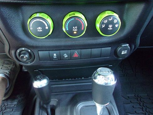 Used 2016 Jeep Wrangler Sport image 16