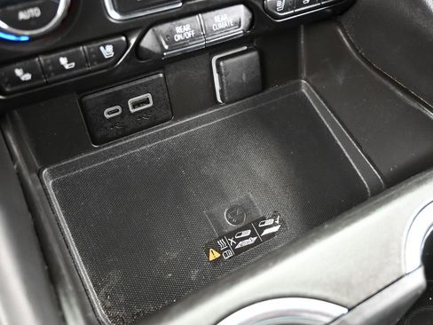 Used 2023 Chevrolet Tahoe High Country image 35