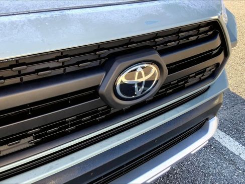 Used 2020 Toyota RAV4 Adventure image 31