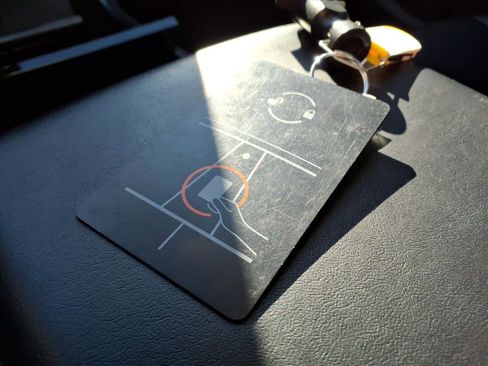 Used 2021 Tesla Model Y Long Range image 16