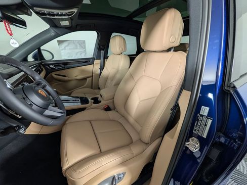 New 2026 Porsche Macan AWD/4WD image 4
