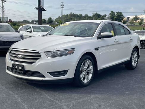 Used 2015 Ford Taurus SEL FWD image 3