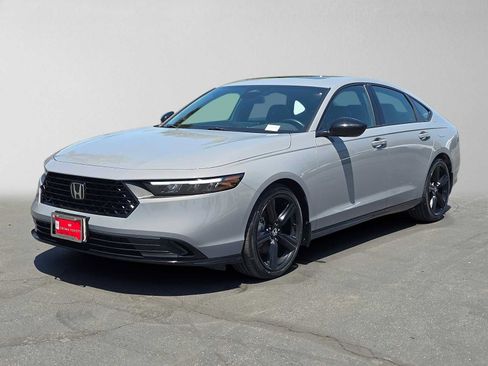 Used 2025 Honda Accord Sport image 7