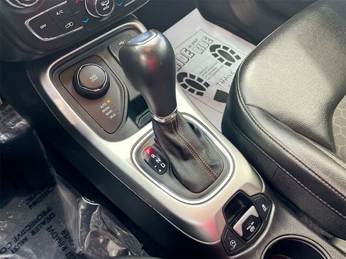 Used 2021 Jeep Compass Latitude w/ Convenience Group image 16